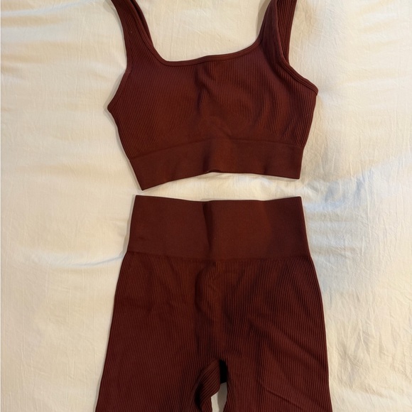 Amazon Pants - Ribbed High-Waist Bike Shorts and Bra set